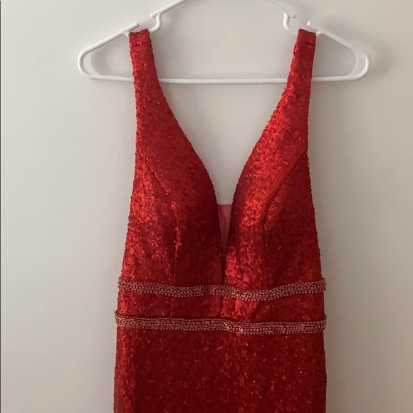 Red prom Dress - Picture 2 of 4